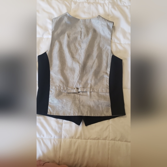 Vest - Picture 2 of 2